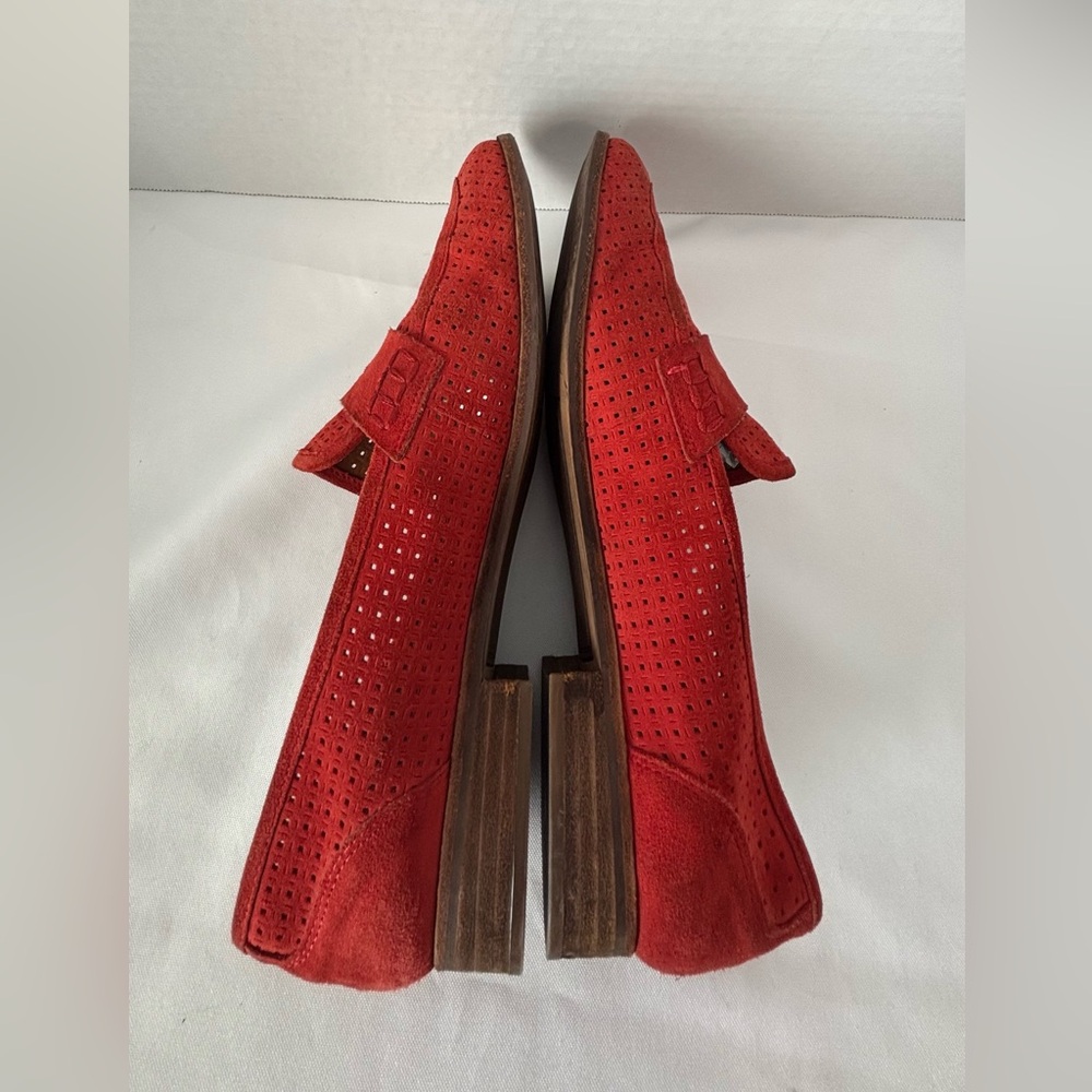 FRANCO SARTO RED SUEDE PENNY LOAFER
JOLETE STYLE RED PERFORATED SUEDE SZ 9.5 - Picture 5 of 11